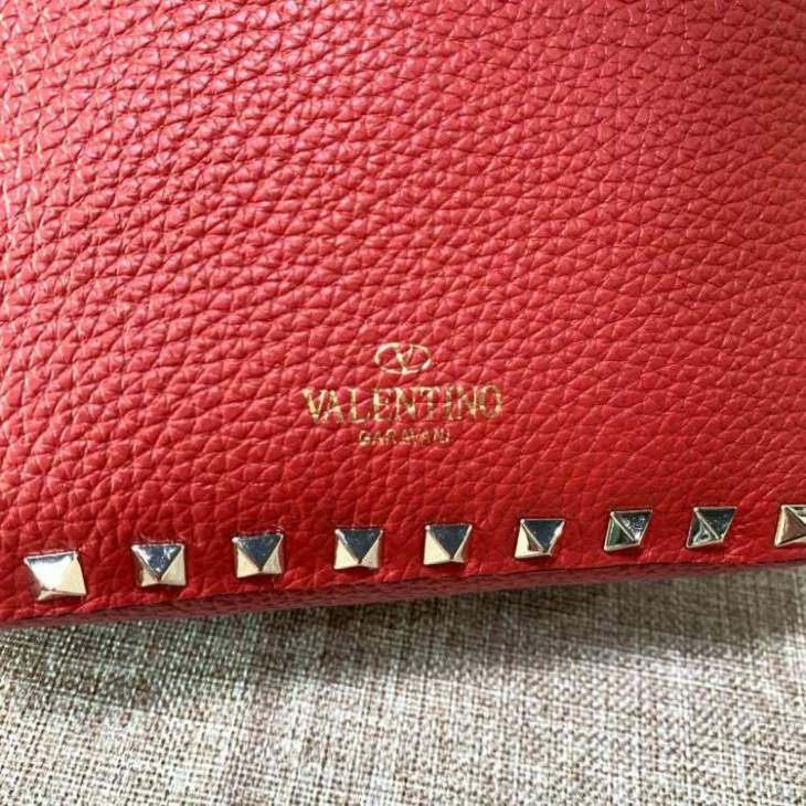 Picture of Valentino Handbags _SKUfw184167390fw